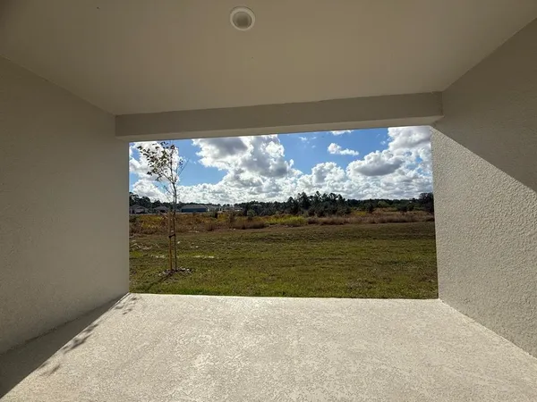 a view of a garage