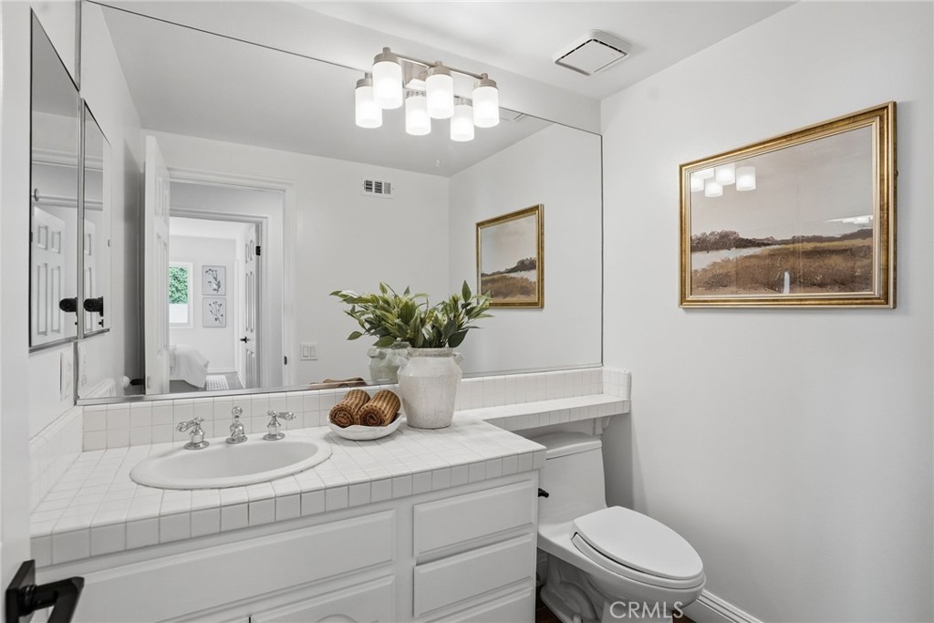 2796 North Meredith Street Orange, CA 92867 - Photo 26 of 55 Downstairs guest bath