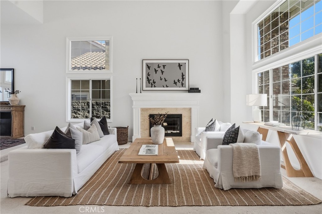 2796 North Meredith Street Orange, CA 92867 - Photo 4 of 55 Light filled living room