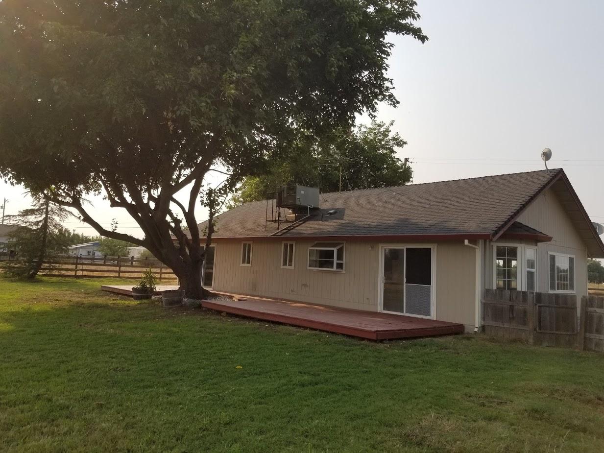 23135 Kindlespire Road Proberta, CA 96078 - Photo 21 of 33 a front view of house with yard and green space