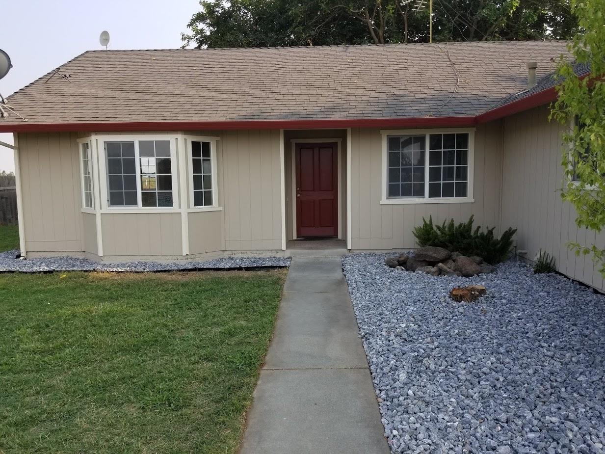 23135 Kindlespire Road Proberta, CA 96078 - Photo 3 of 33 a house view with a garden space