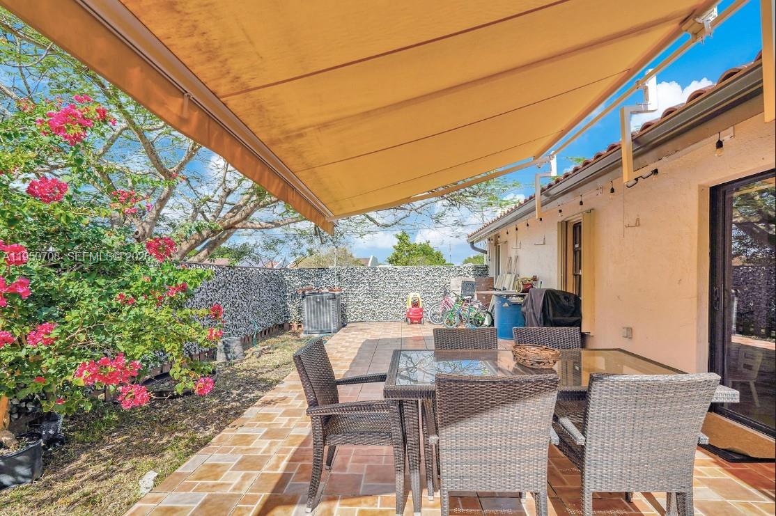 8446 Southwest 114th Place Miami, FL 33173 - Photo 11 of 64