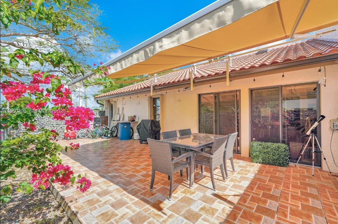 8446 Southwest 114th Place Miami, FL 33173 - Photo 12 of 64