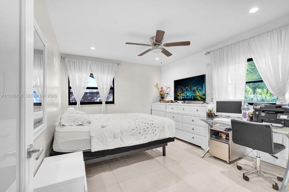 8446 Southwest 114th Place Miami, FL 33173 - Photo 24 of 64