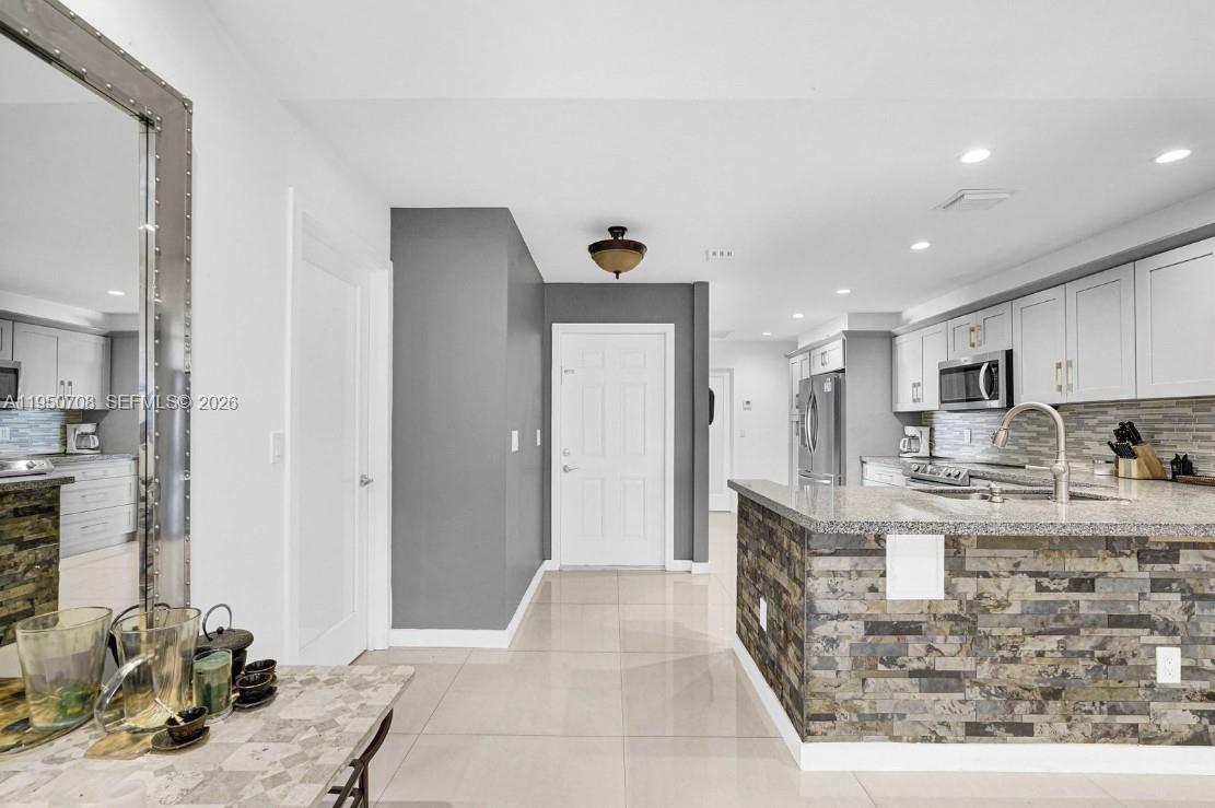 8446 Southwest 114th Place Miami, FL 33173 - Photo 46 of 64