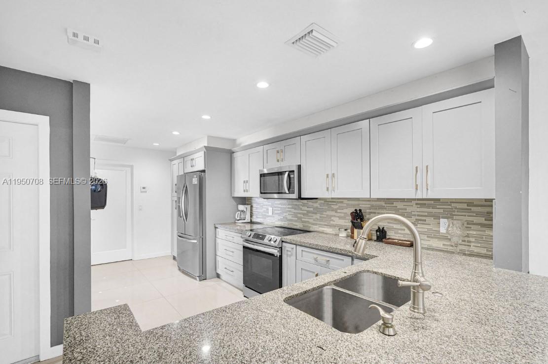 8446 Southwest 114th Place Miami, FL 33173 - Photo 48 of 64