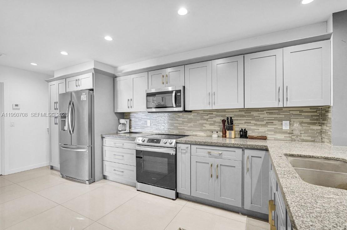 8446 Southwest 114th Place Miami, FL 33173 - Photo 49 of 64