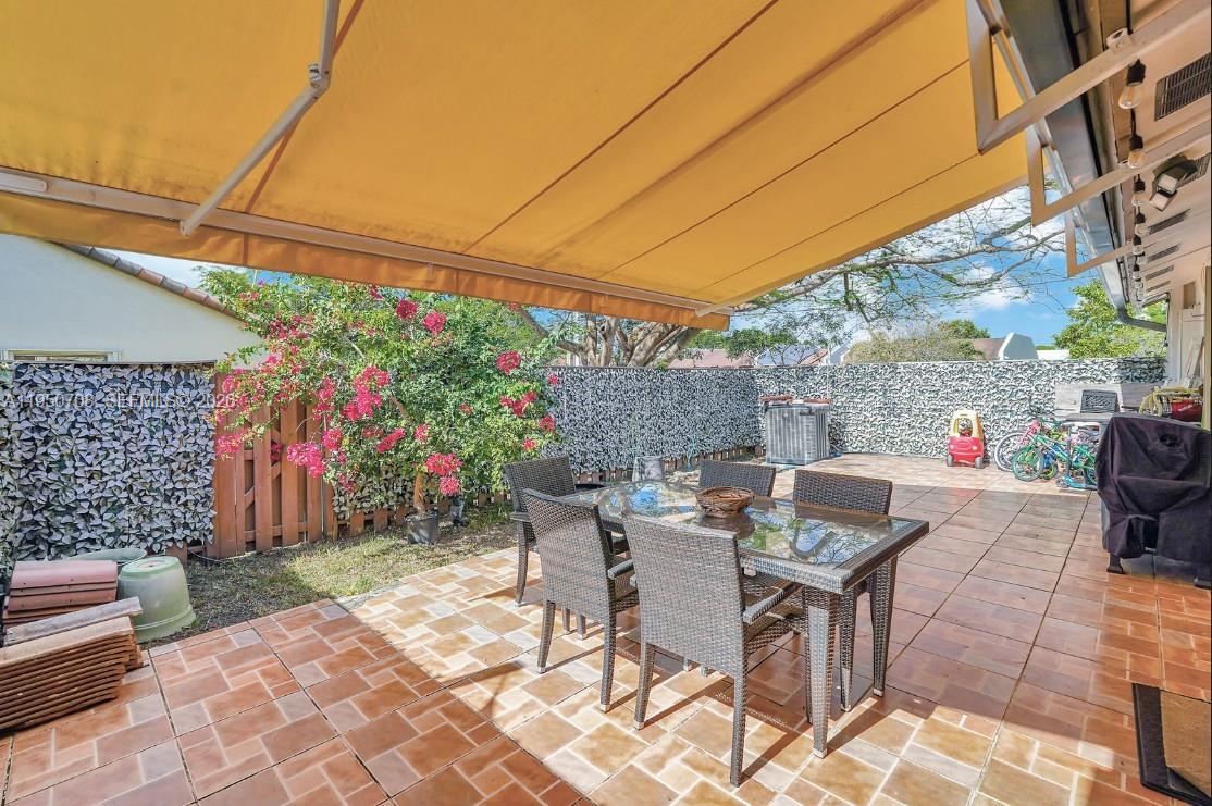 8446 Southwest 114th Place Miami, FL 33173 - Photo 10 of 64