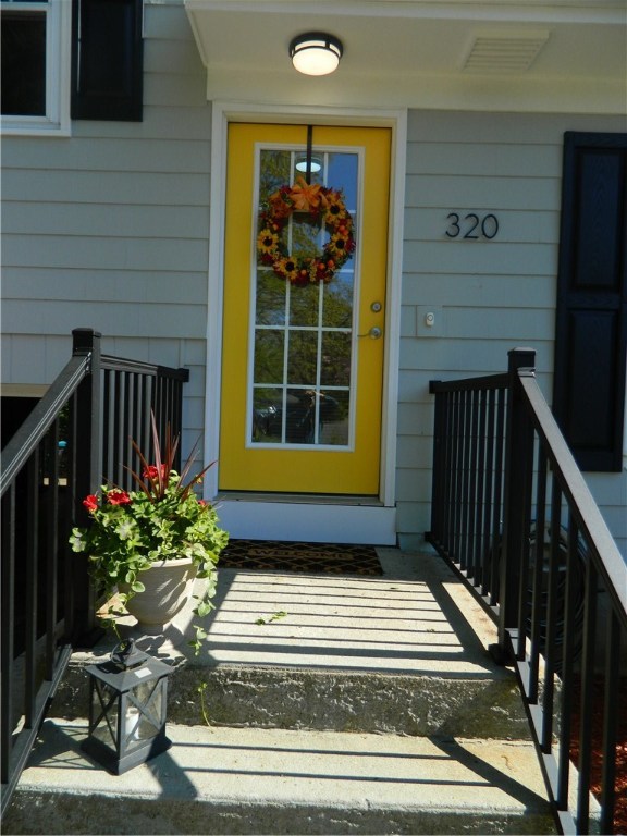 320 Cowesett Road Warwick, RI 02886 - Photo 3 of 25