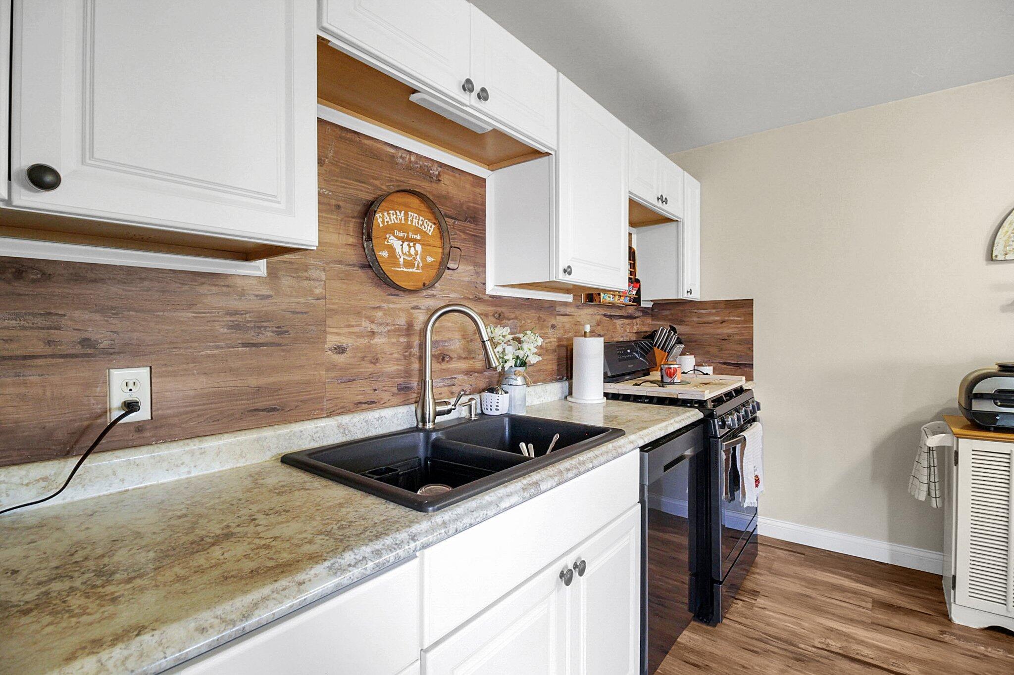 182 Calahan Road Columbus, OH 43207 - Photo 7 of 43 Kitchen