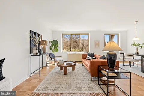 $210,000 | 3000 Spout Run Parkway, Unit D405, Arlington, VA 22201