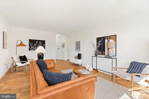 $210,000 | 3000 Spout Run Parkway, Unit D405, Arlington, VA 22201