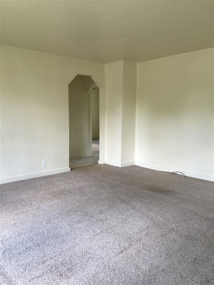 57675 Oakside Road Mishawaka, IN 46544 - Photo 3 of 26 Gallery Image 3