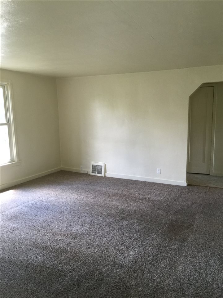57675 Oakside Road Mishawaka, IN 46544 - Photo 4 of 26 Gallery Image 4