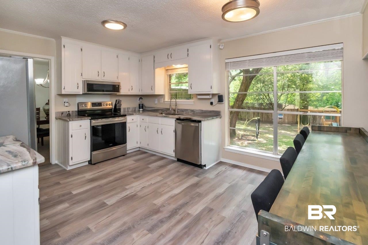 4707 Firestone Drive South Mobile, AL 36609 - Photo 8 of 28
