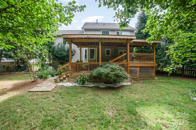 front view of house with a yard