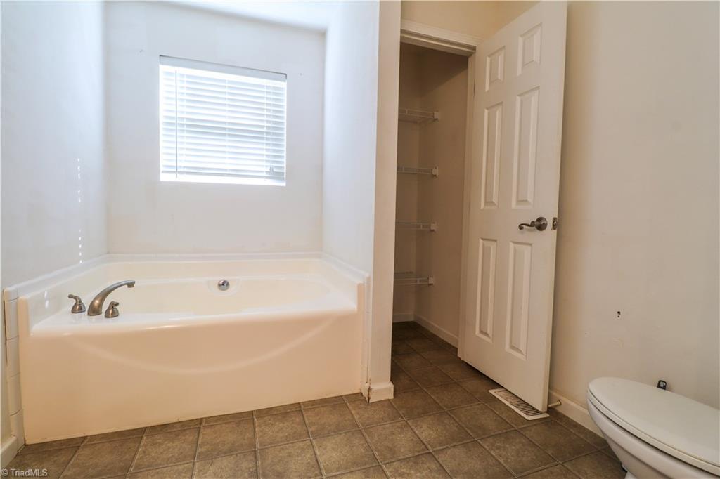 325 Nell Road Madison, NC 27025 - Photo 11 of 28 Gallery Image 11