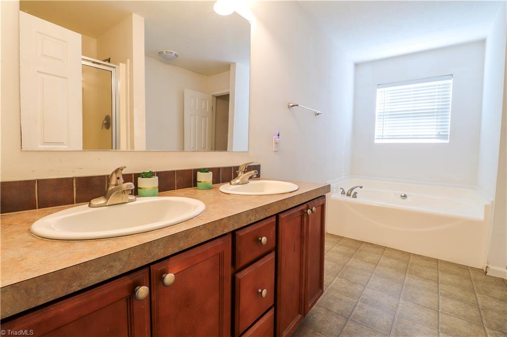 325 Nell Road Madison, NC 27025 - Photo 10 of 28 Gallery Image 10