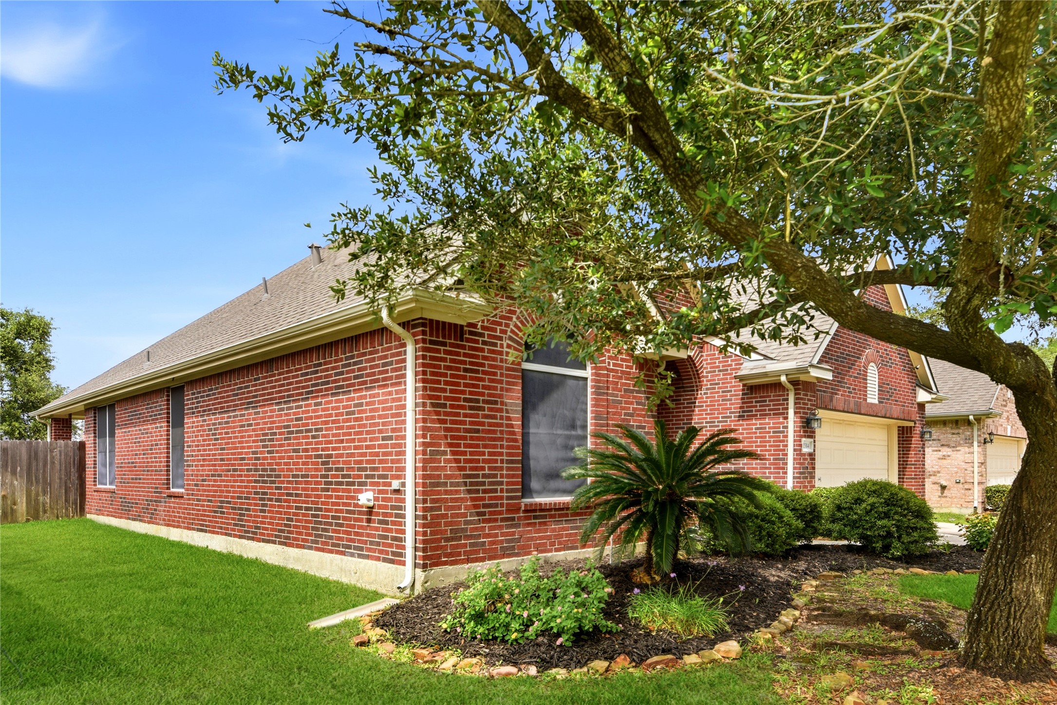 2314 Ligustrum Flower Drive Spring, TX 77388 - Photo 3 of 44