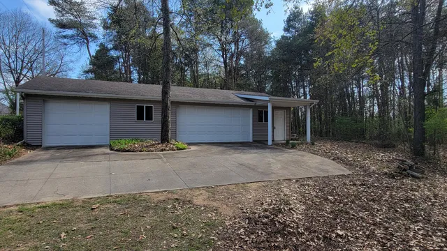 $199,900 | 2180 Harwood Road, Ionia, MI 48846