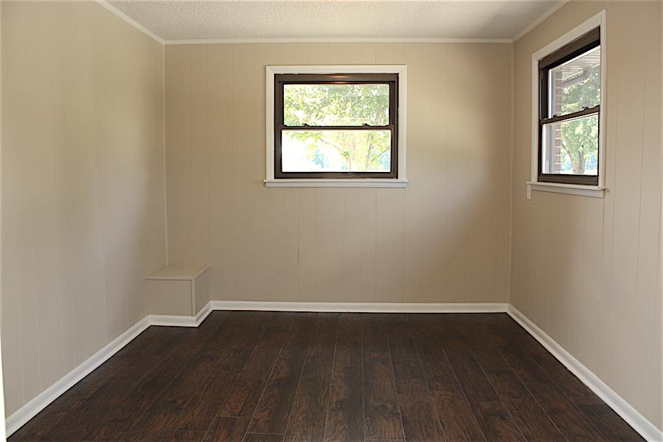 9337 New Chapel Road Springfield, TN 37172 - Photo 14 of 19 an empty room with a window