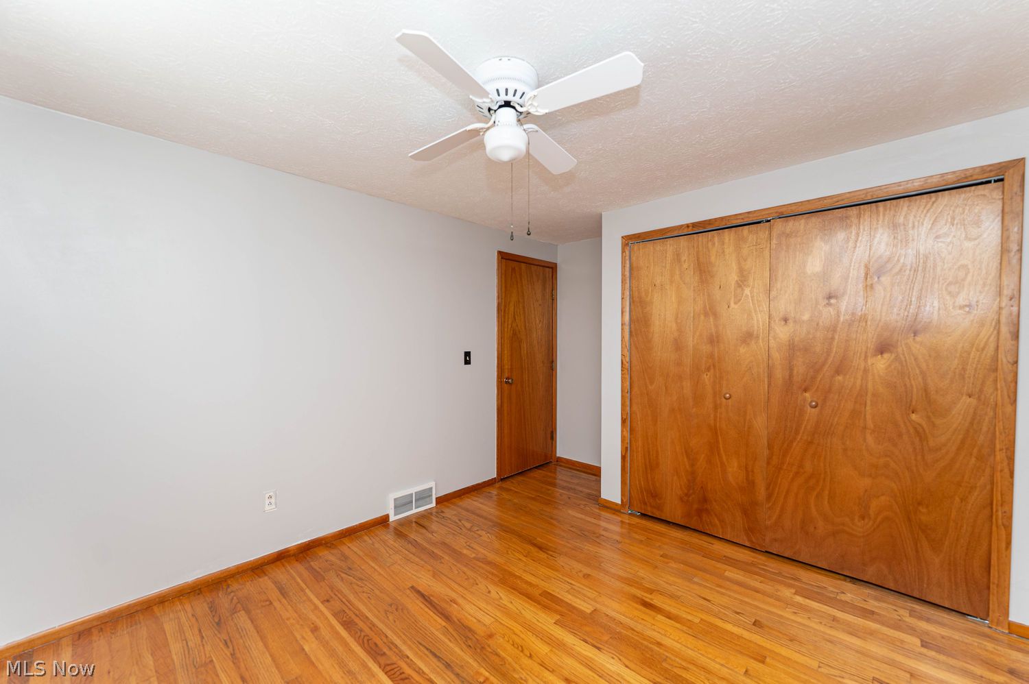 916 Center Road Eastlake, OH 44095 - Photo 20 of 39 Bedroom #2 with hardwood floors and more than ample closet space