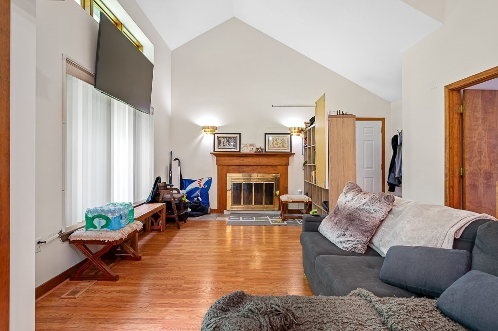 23 Corey Way, Unit 23 Northborough, MA 01532 - Photo 3 of 25