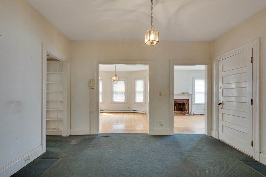 33 Oak Street Boston, MA 02136 - Photo 5 of 18