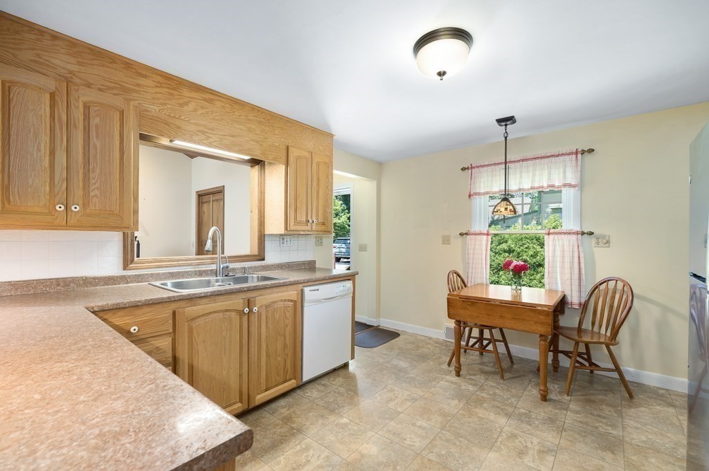 173 Main Street Rockport, MA 01966 - Photo 14 of 31