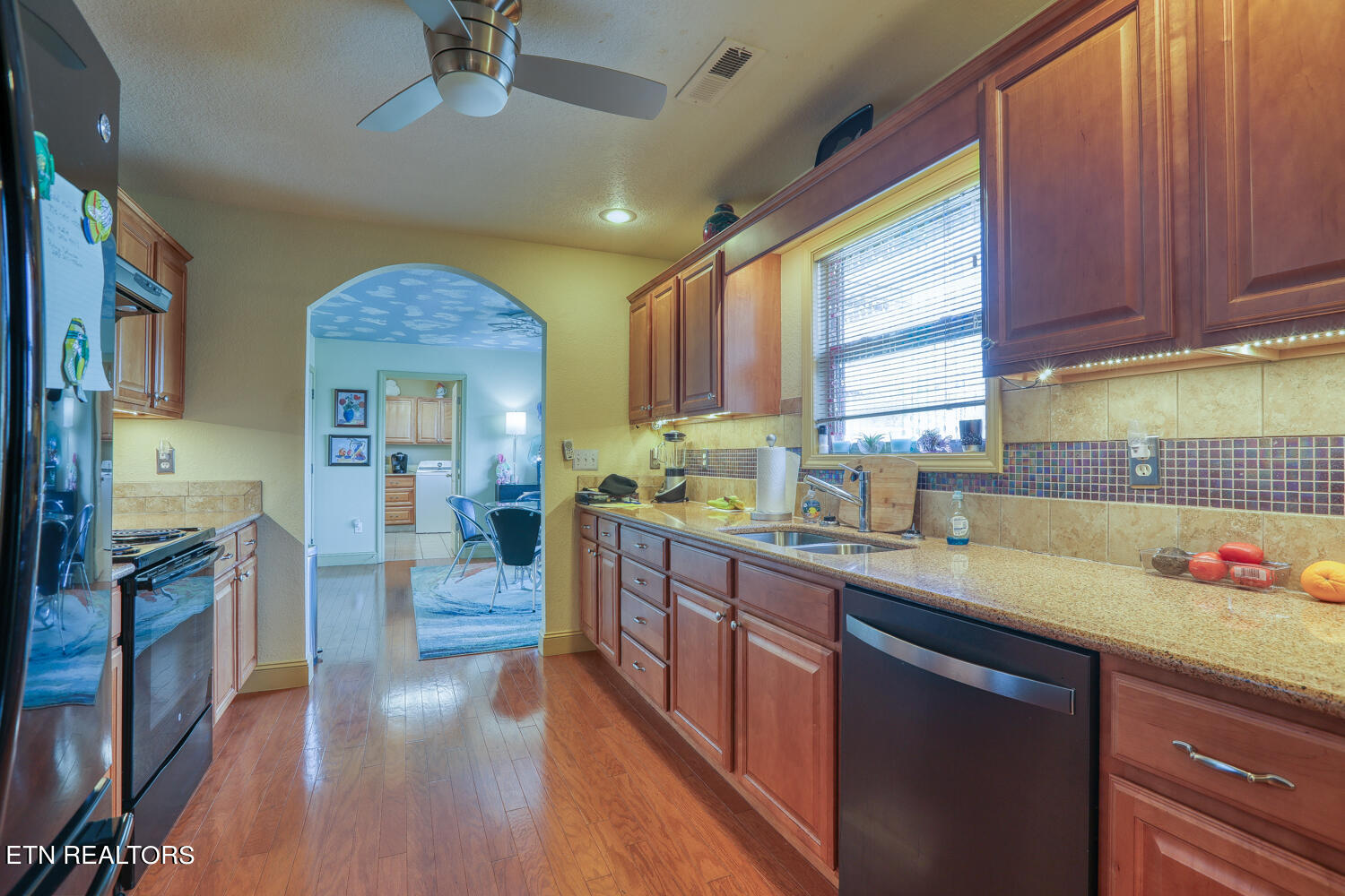 2449 Oakview Lane Sevierville, TN 37876 - Photo 14 of 41 Kitchen
