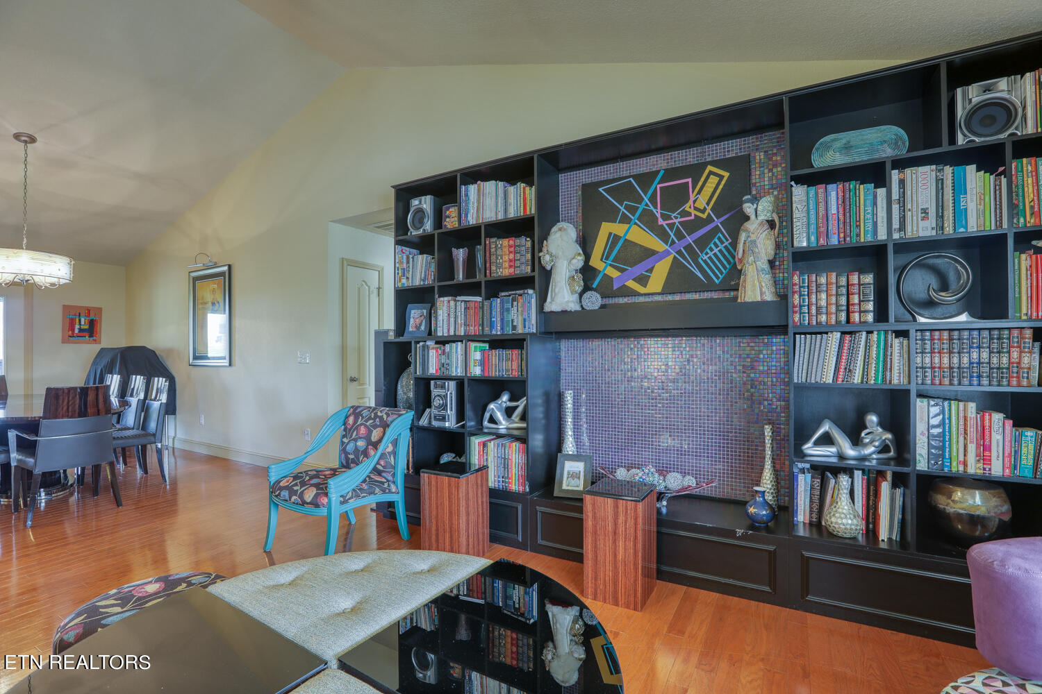 2449 Oakview Lane Sevierville, TN 37876 - Photo 6 of 41 Living Room Built-In Bookcase