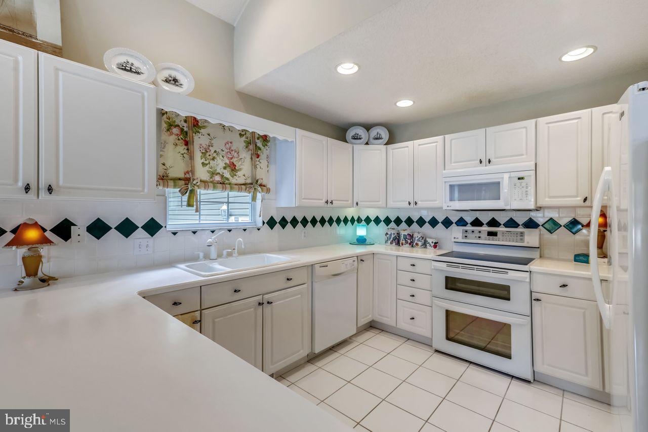 43 Battersea Road Ocean Pines, MD 21811 - Photo 8 of 36 Ample storage for all your Entertaining Needs