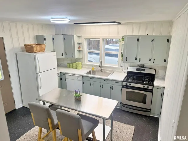 $129,900 | 1800 Market Street, Metropolis, IL 62960