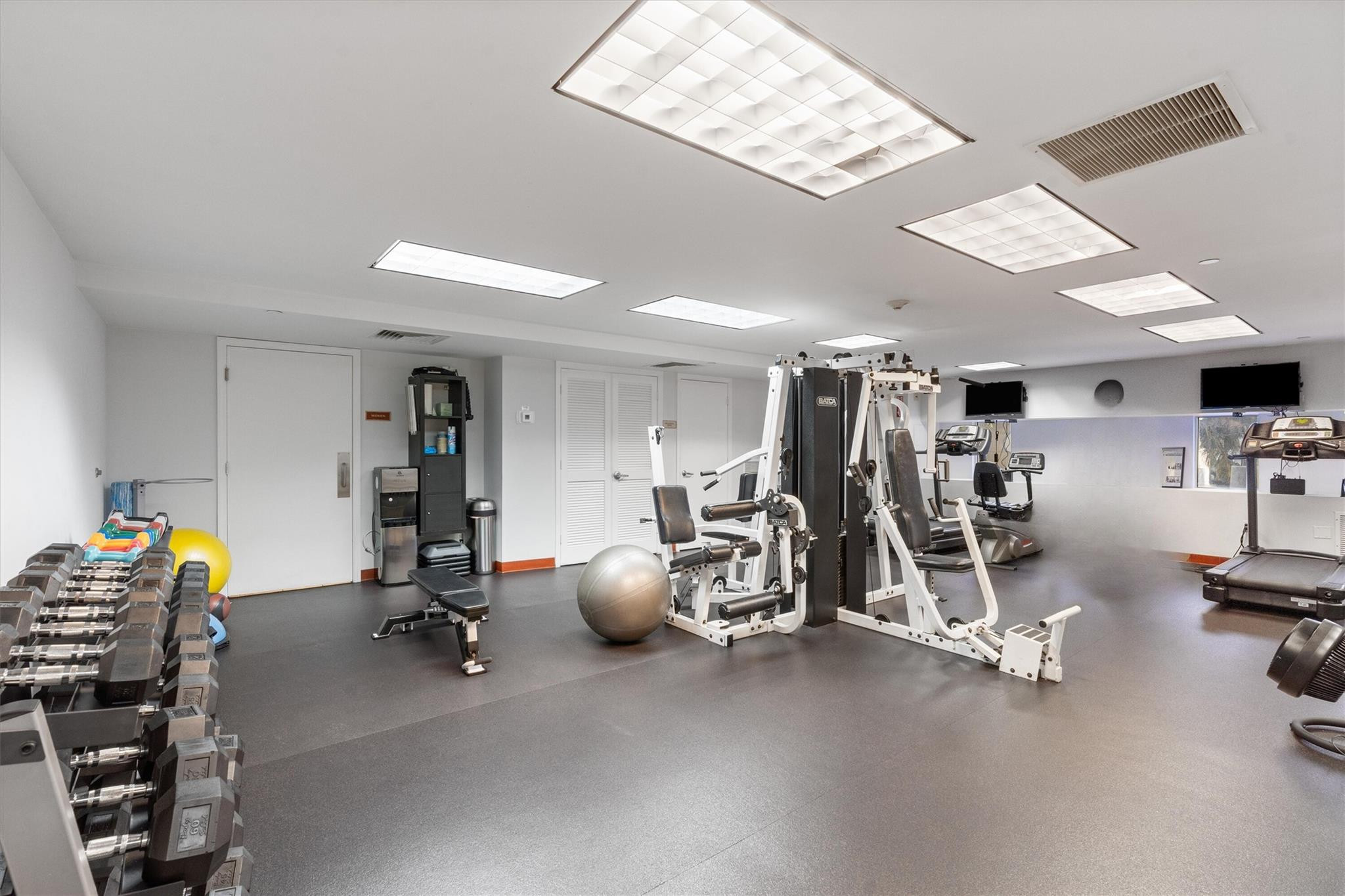 209 North Birch Road, Unit 401 Fort Lauderdale, FL 33304 - Photo 13 of 40 Photo 13