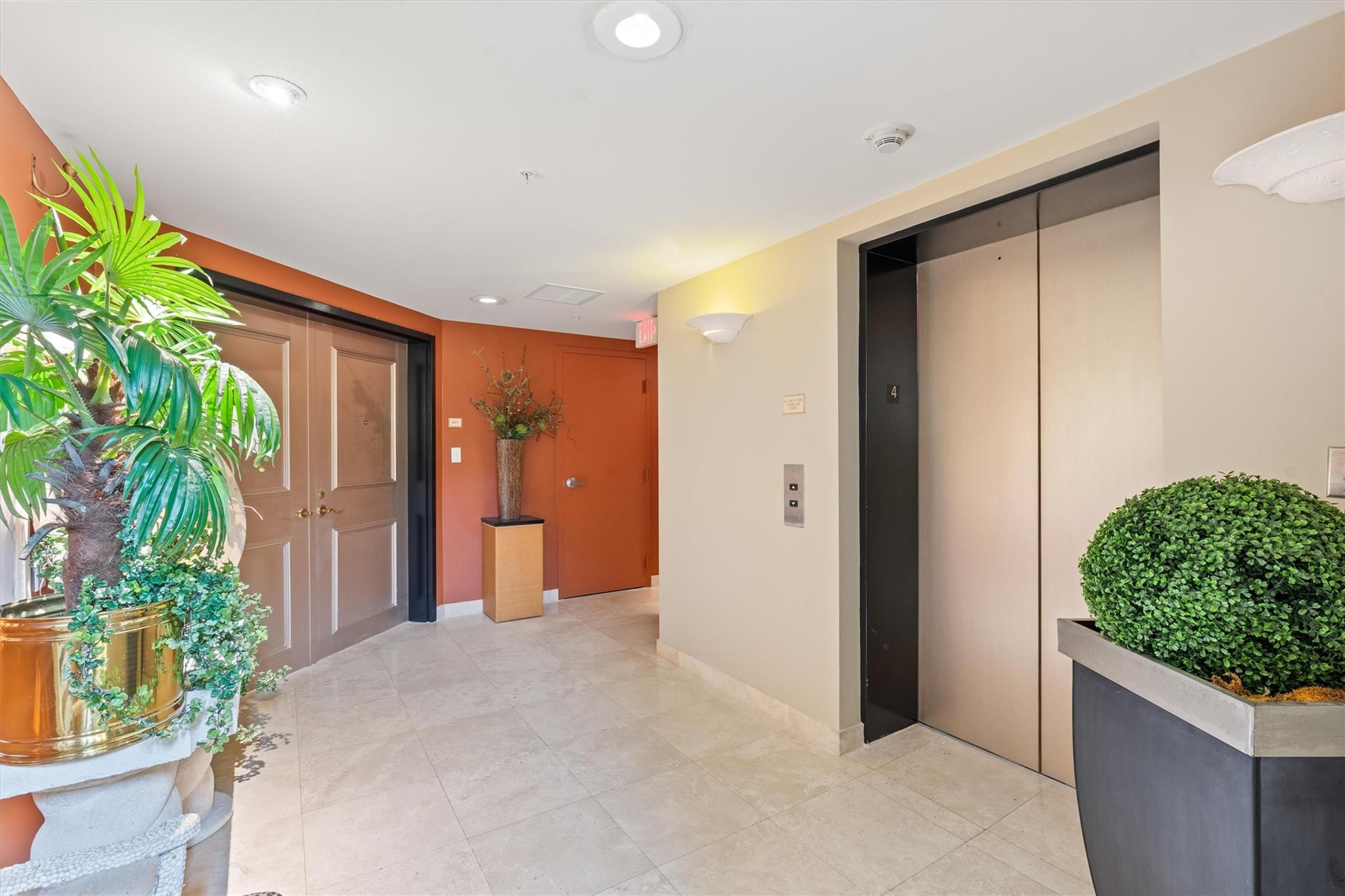 209 North Birch Road, Unit 401 Fort Lauderdale, FL 33304 - Photo 18 of 40 Photo 18