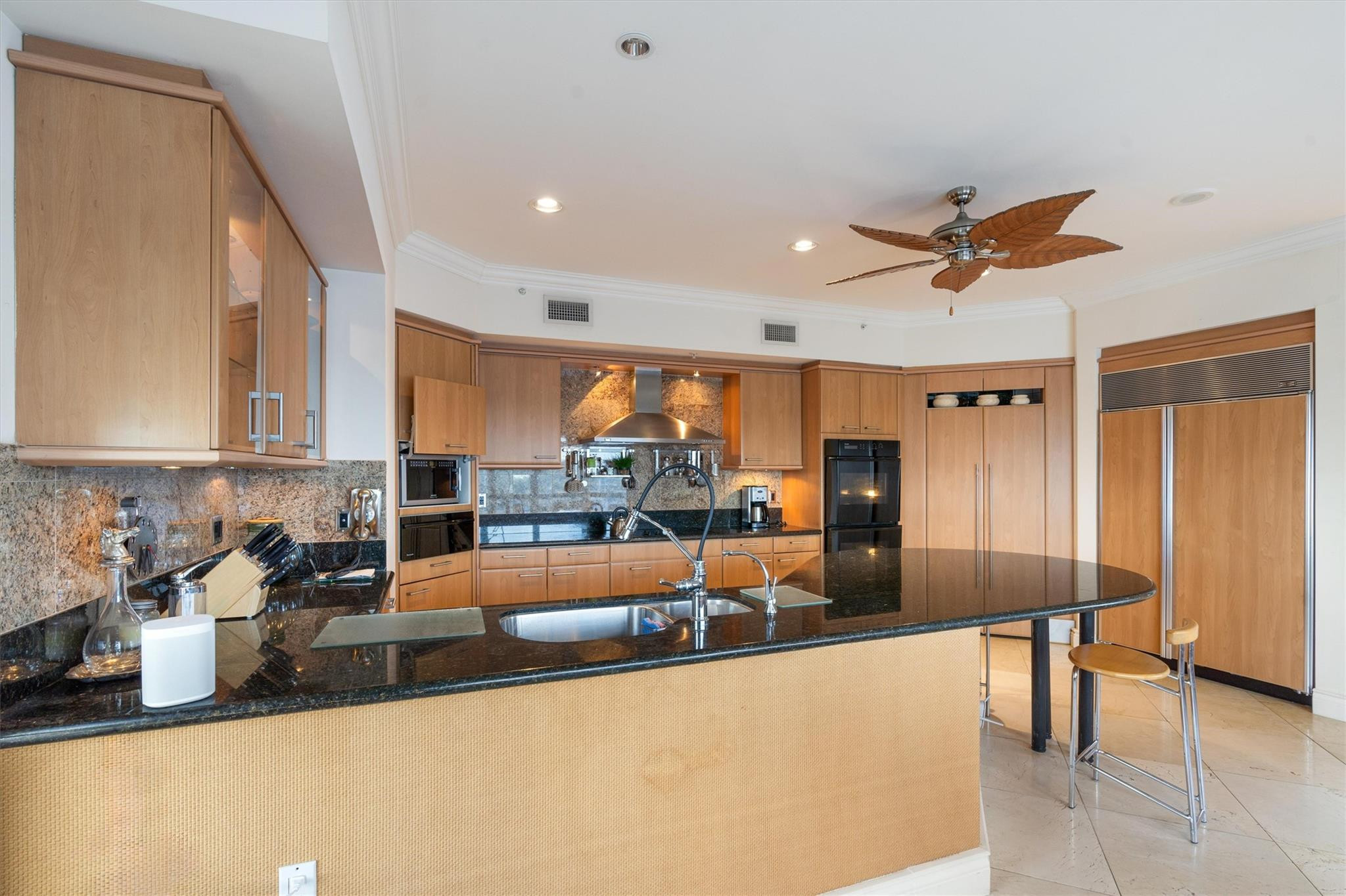 209 North Birch Road, Unit 401 Fort Lauderdale, FL 33304 - Photo 21 of 40 Photo 21