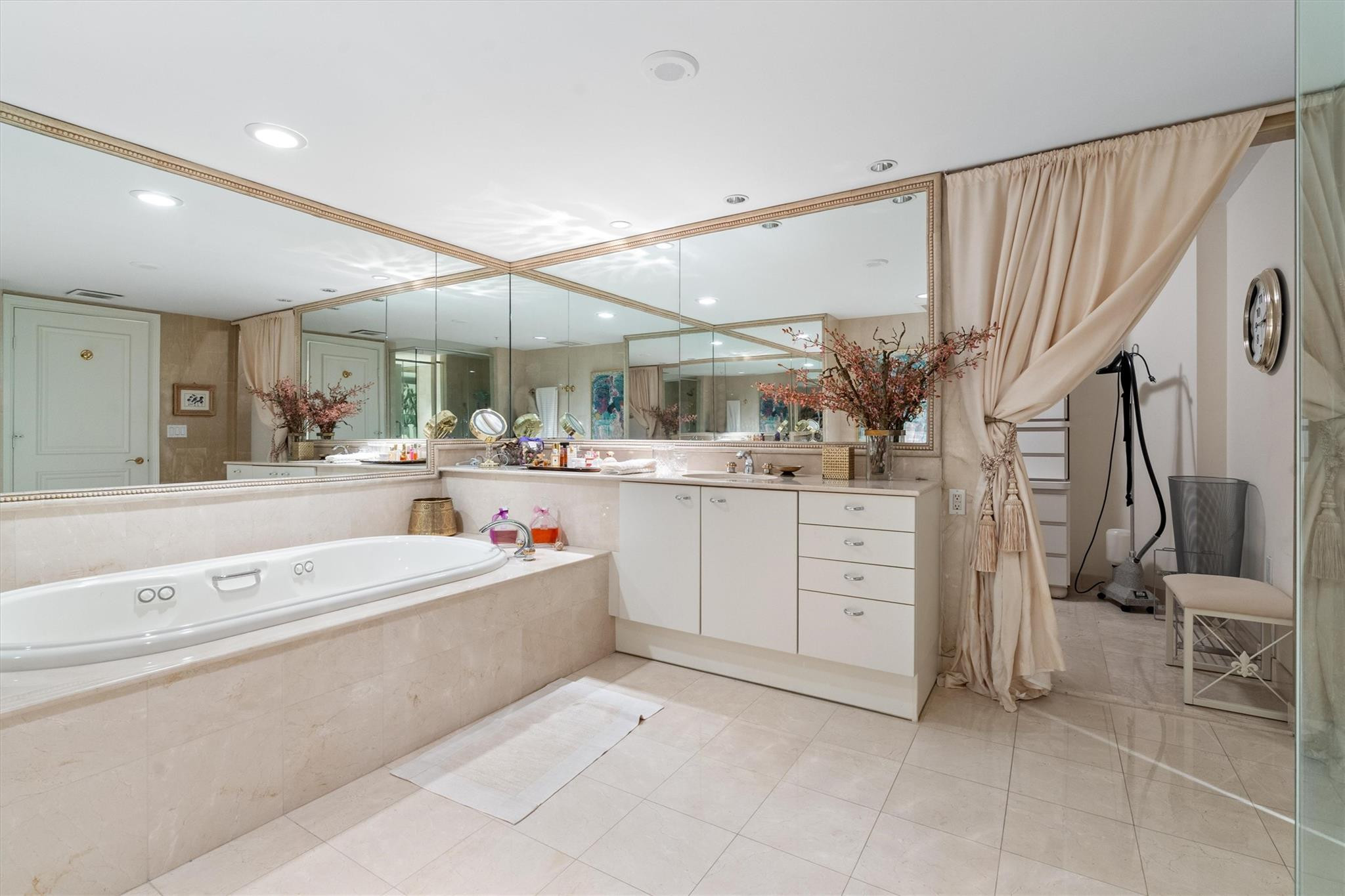 209 North Birch Road, Unit 401 Fort Lauderdale, FL 33304 - Photo 29 of 40 Photo 29