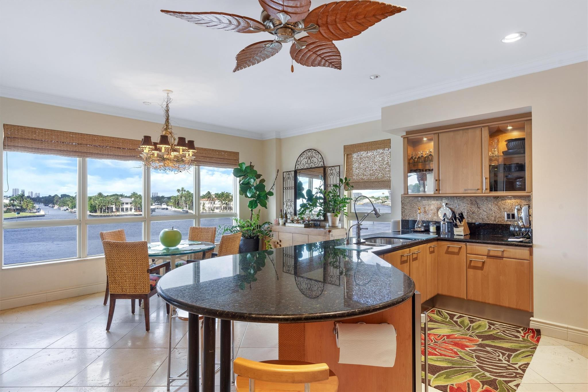 209 North Birch Road, Unit 401 Fort Lauderdale, FL 33304 - Photo 4 of 40 Photo 4