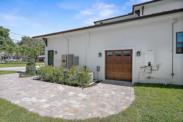 $3,475,000 | 325 Fairway West, Tequesta, FL 33469