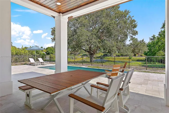 $3,750,000 | 325 Fairway West, Tequesta, FL 33469
