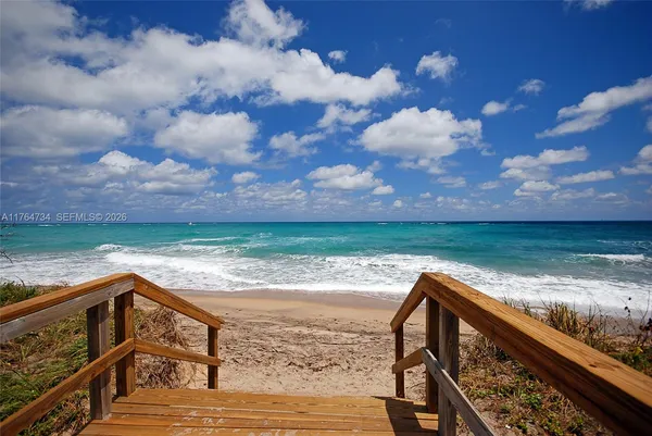 $3,475,000 | 325 Fairway West, Tequesta, FL 33469