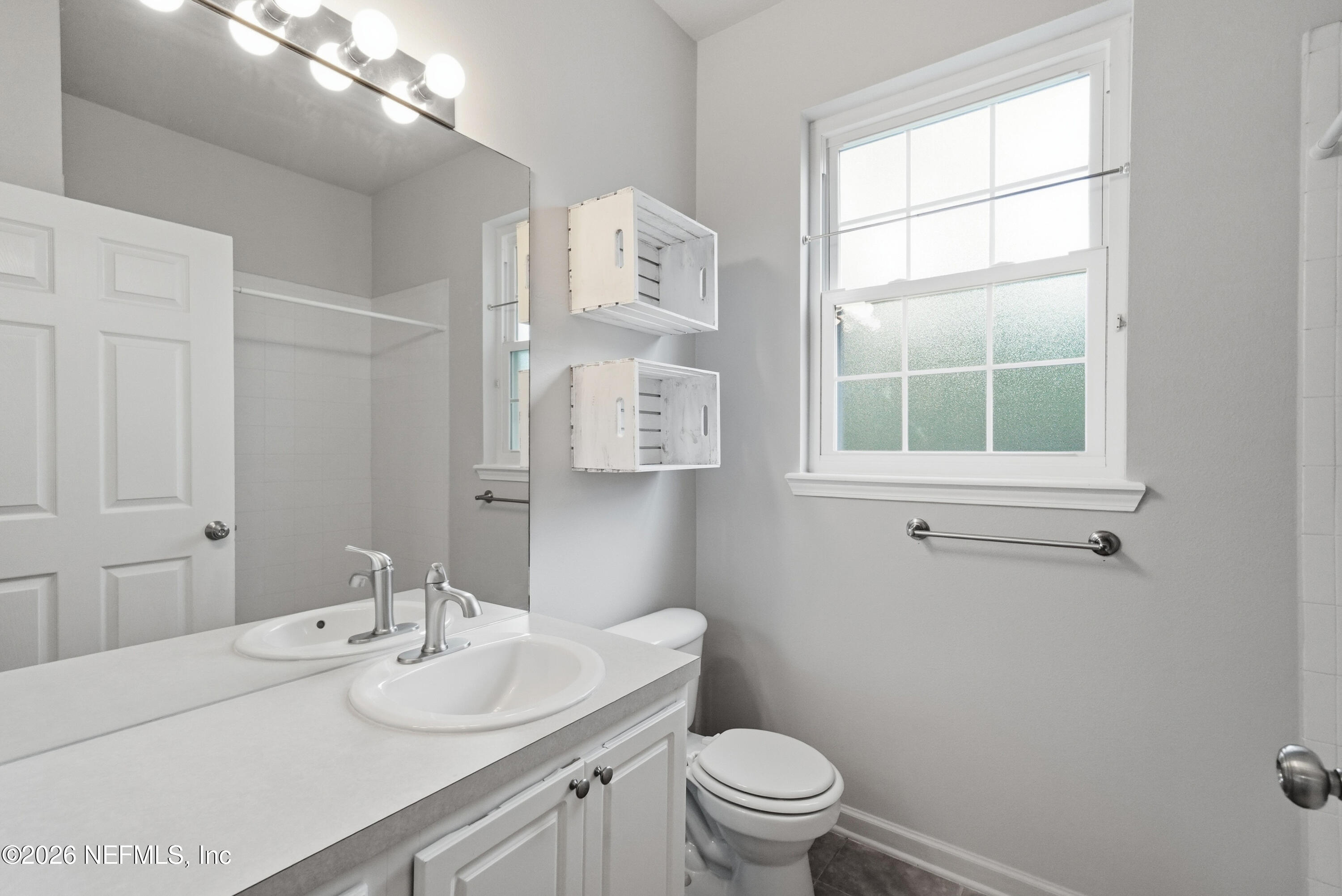 7990 Baymeadows Road East, Unit 803 Jacksonville, FL 32256 - Photo 15 of 32 Hall bath