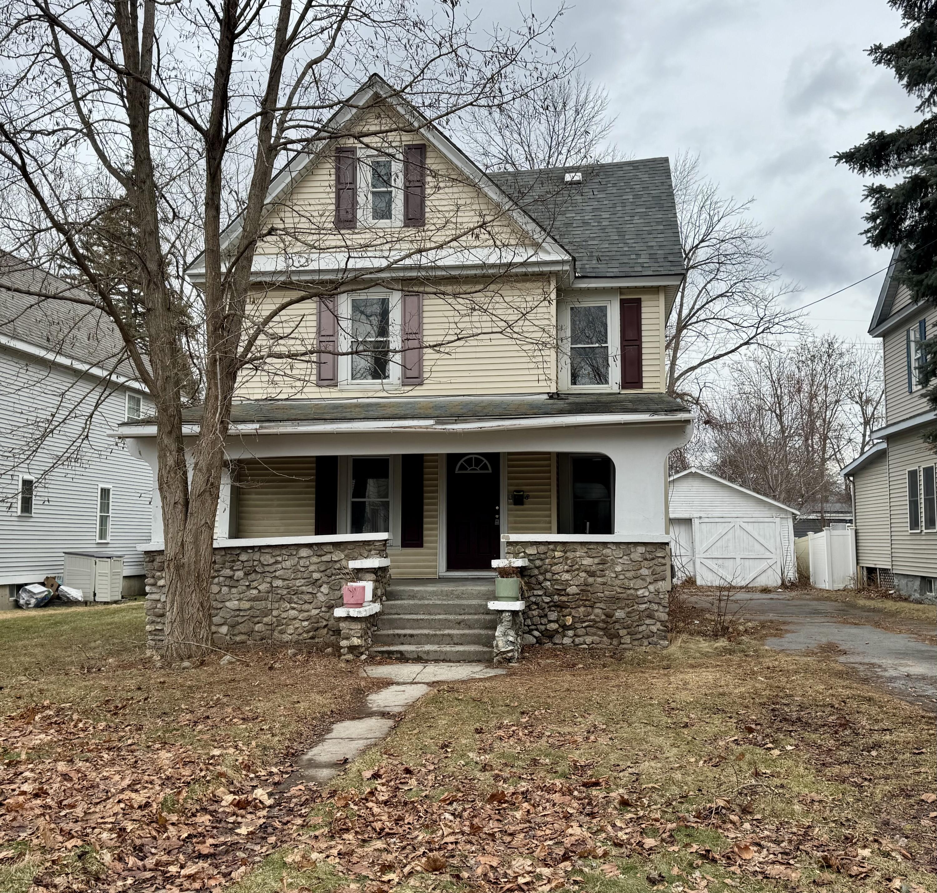 8 Lozier Place Plattsburgh, NY 12901 - Photo 1 of 17