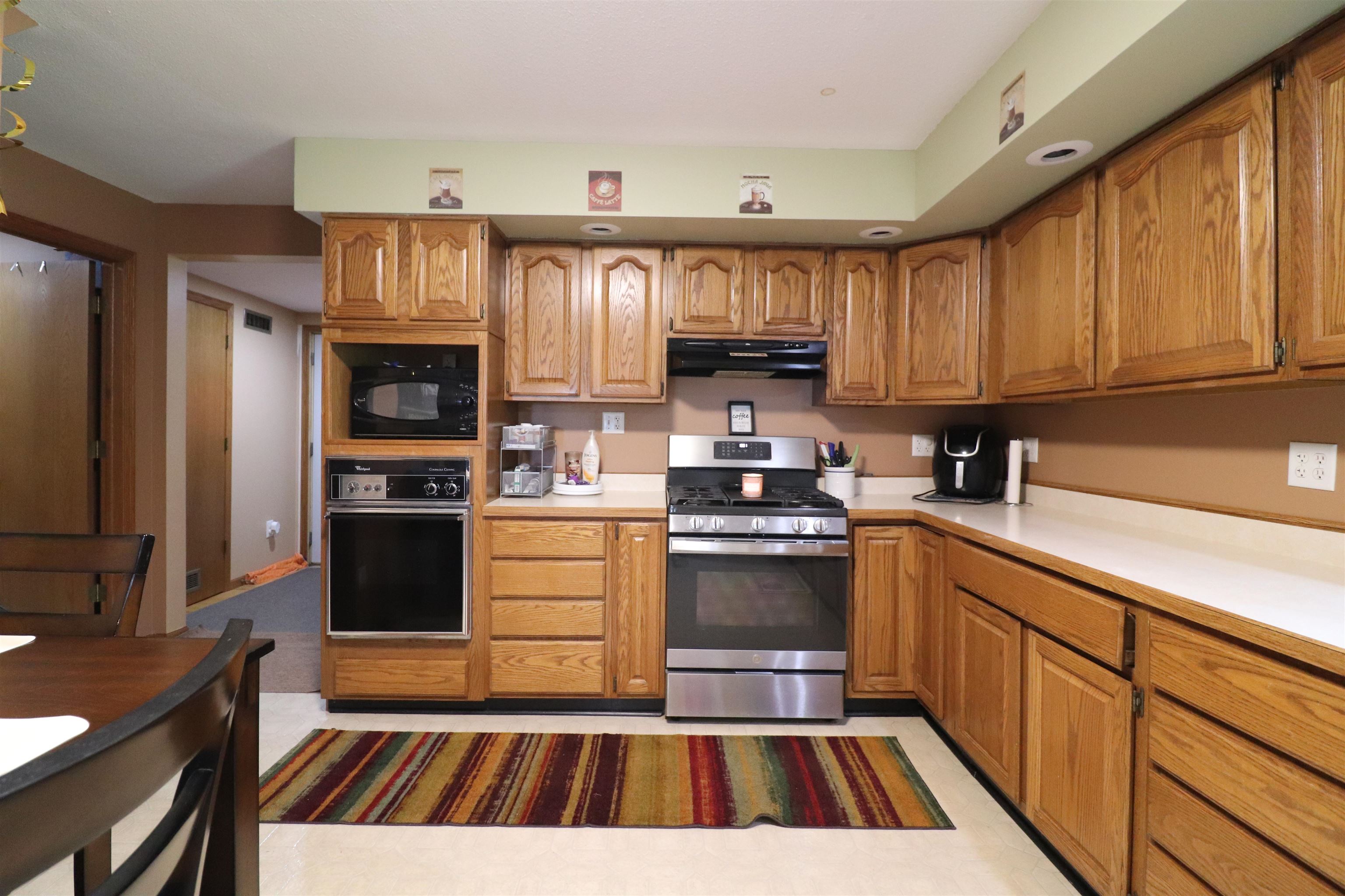 12200 Clark Street Forreston, IL 61030 - Photo 9 of 66