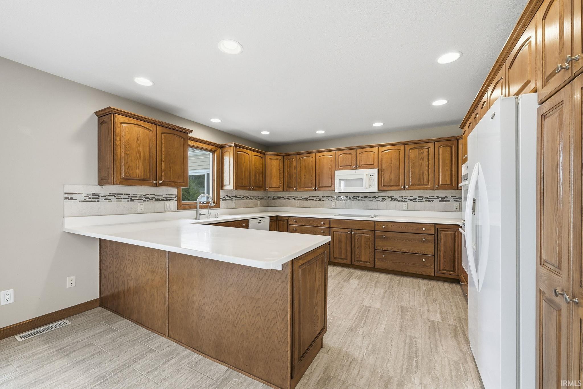 17818 Amstutz Road Leo, IN 46765 - Photo 10 of 50 Gallery Image 10