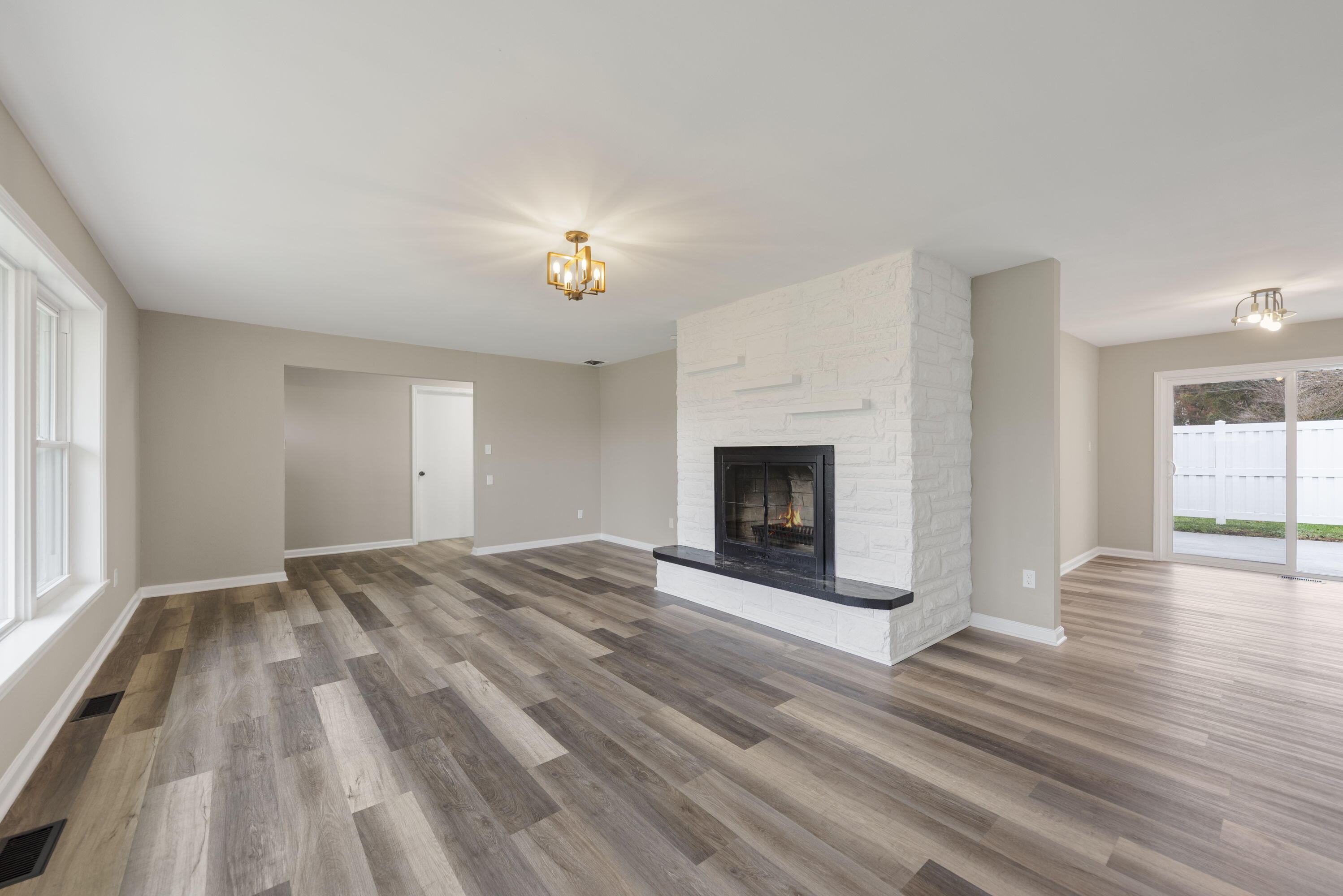 5585 Jackson Street Merrillville, IN 46410 - Photo 2 of 17 2996x2000