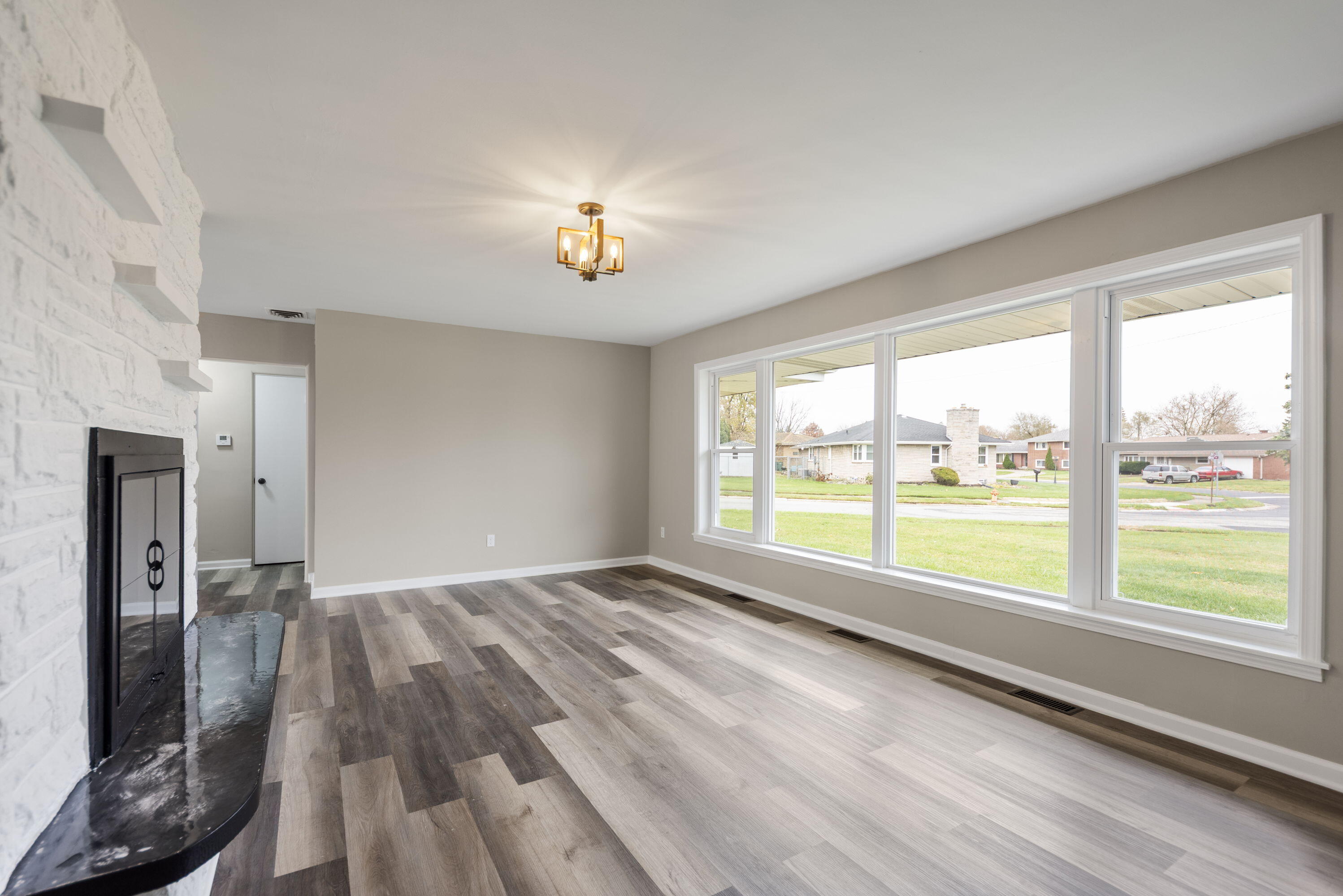 5585 Jackson Street Merrillville, IN 46410 - Photo 3 of 17 2996x2000