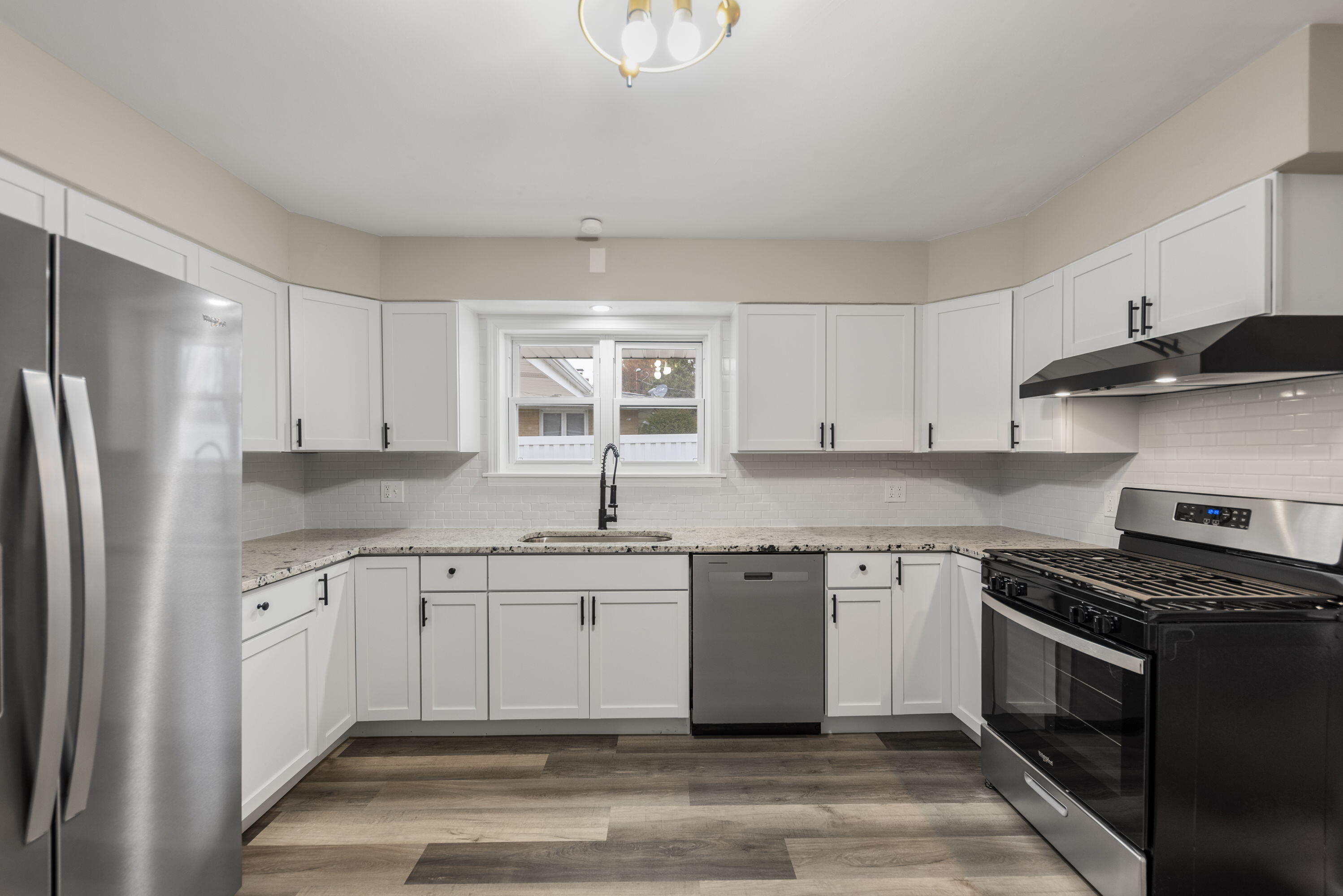 5585 Jackson Street Merrillville, IN 46410 - Photo 7 of 17 2996x2000