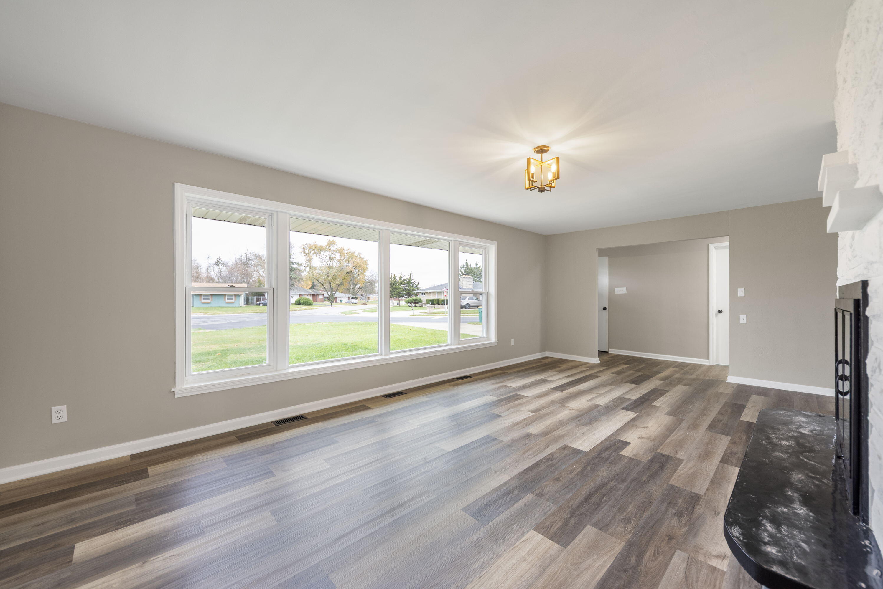 5585 Jackson Street Merrillville, IN 46410 - Photo 9 of 17 2996x2000