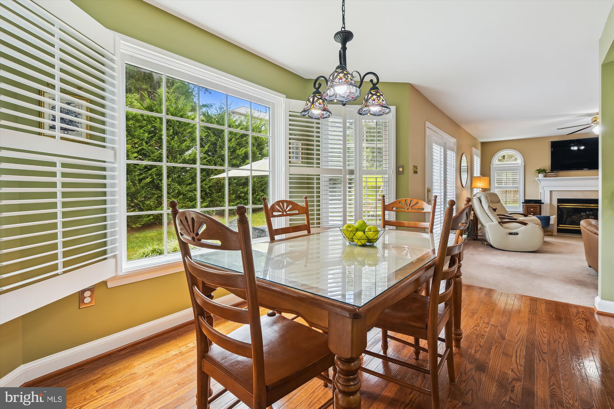 6509 Apple Blossom Ride Columbia, MD 21044 - Photo 15 of 78 LIGHT-FILLED BREAKFAST ROOM ADJOINING FAMILY ROOM